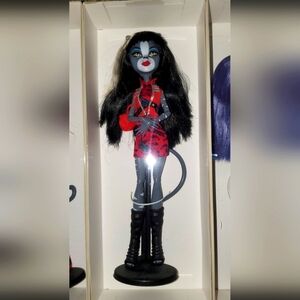 MONSTER HIGH DOLL